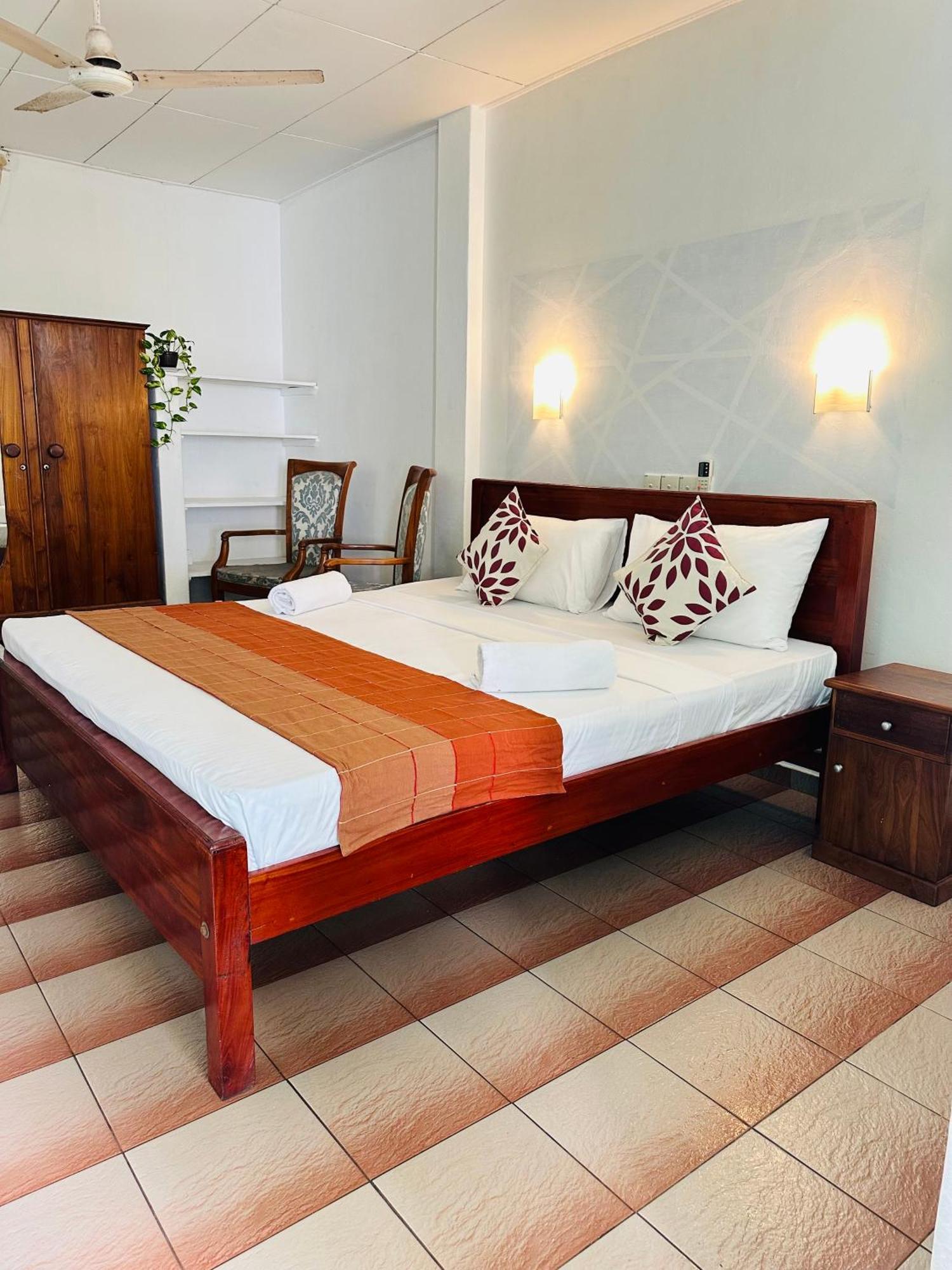 Villa 47 Hikkaduwa Buitenkant foto