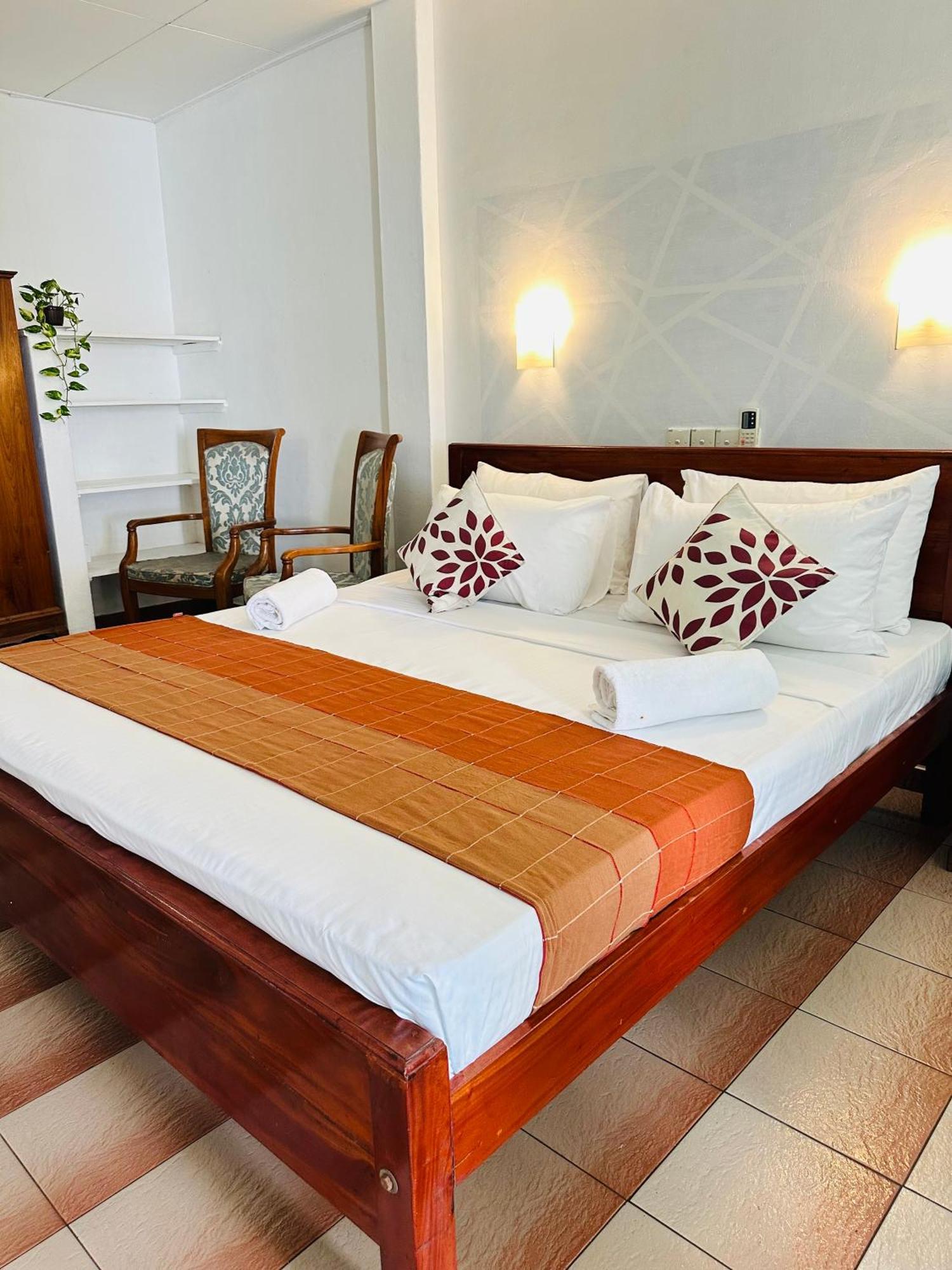 Villa 47 Hikkaduwa Buitenkant foto