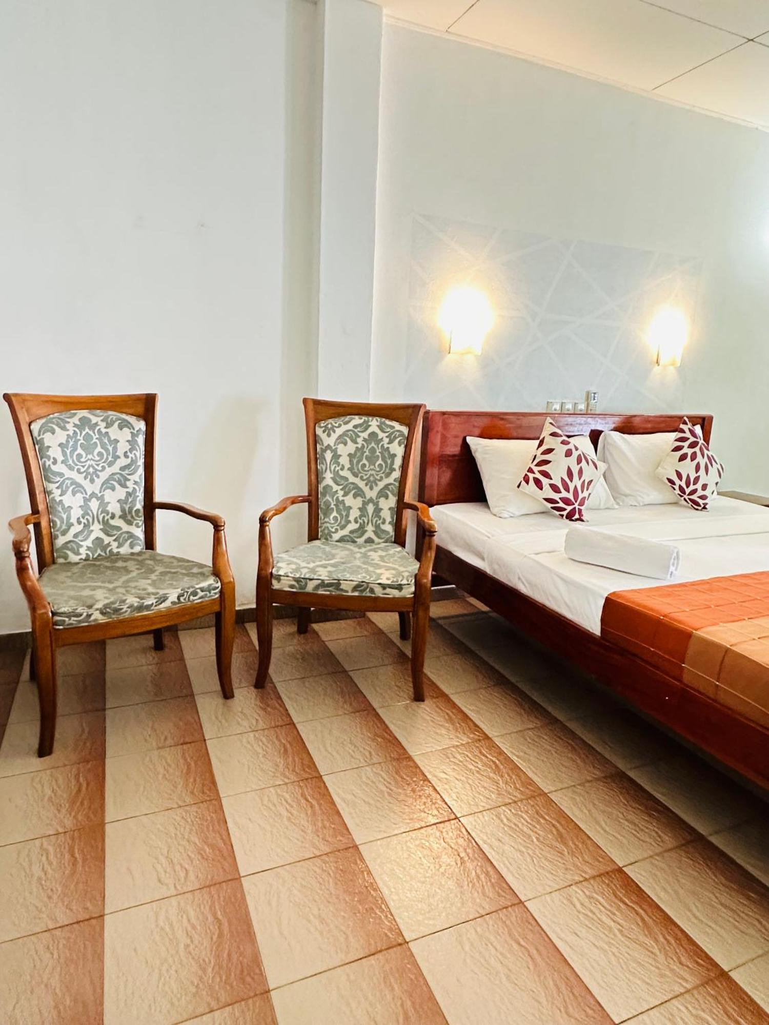 Villa 47 Hikkaduwa Buitenkant foto