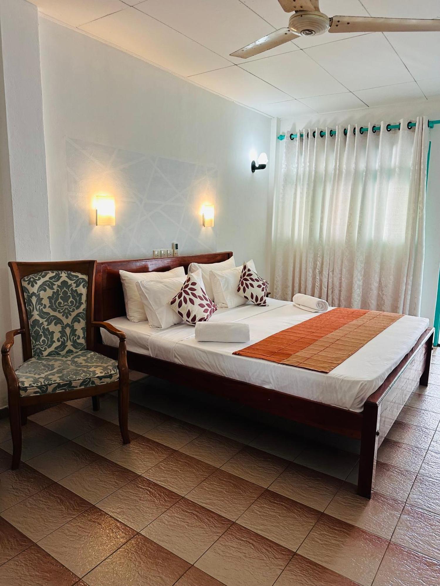 Villa 47 Hikkaduwa Buitenkant foto
