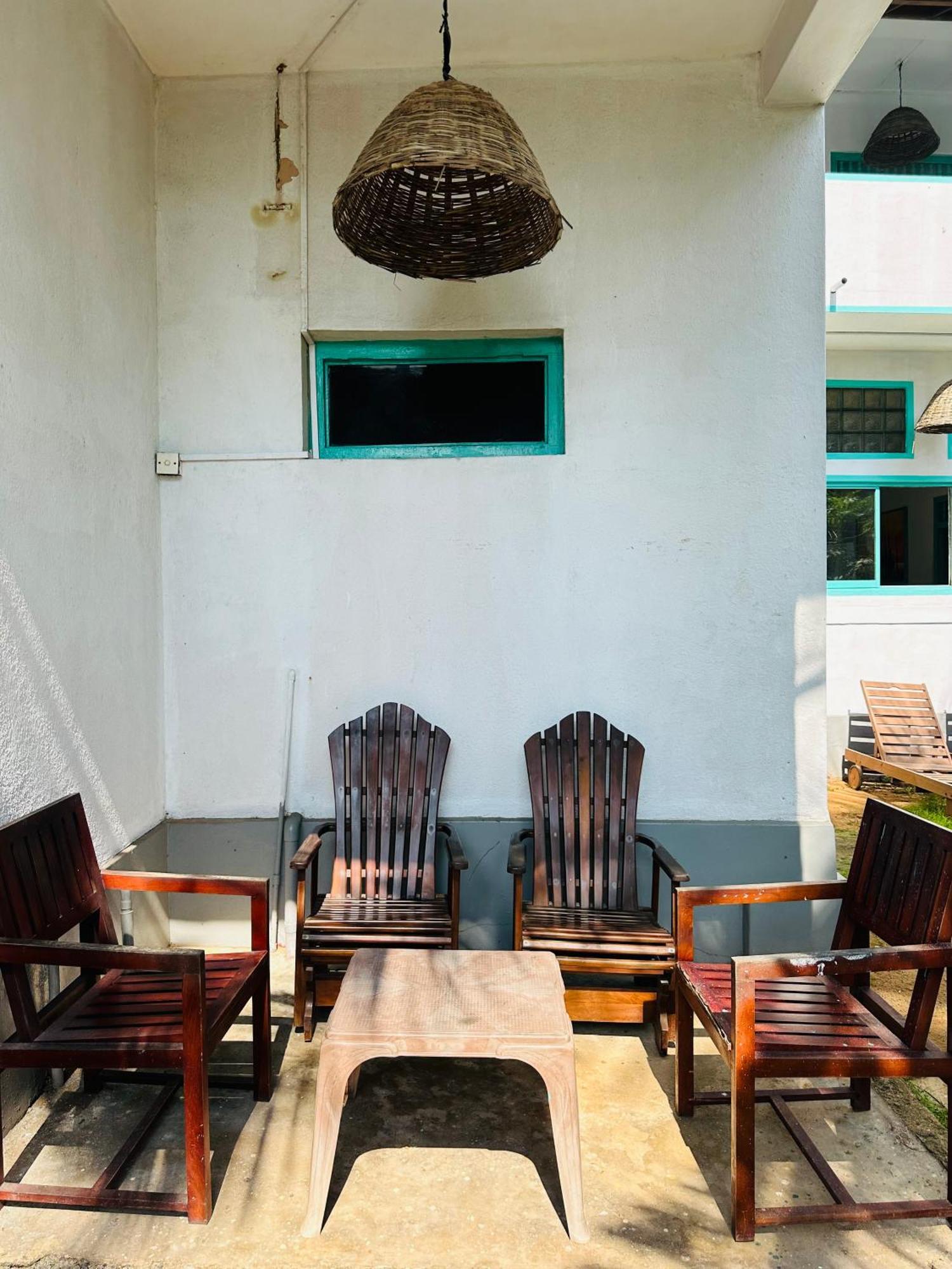 Villa 47 Hikkaduwa Buitenkant foto
