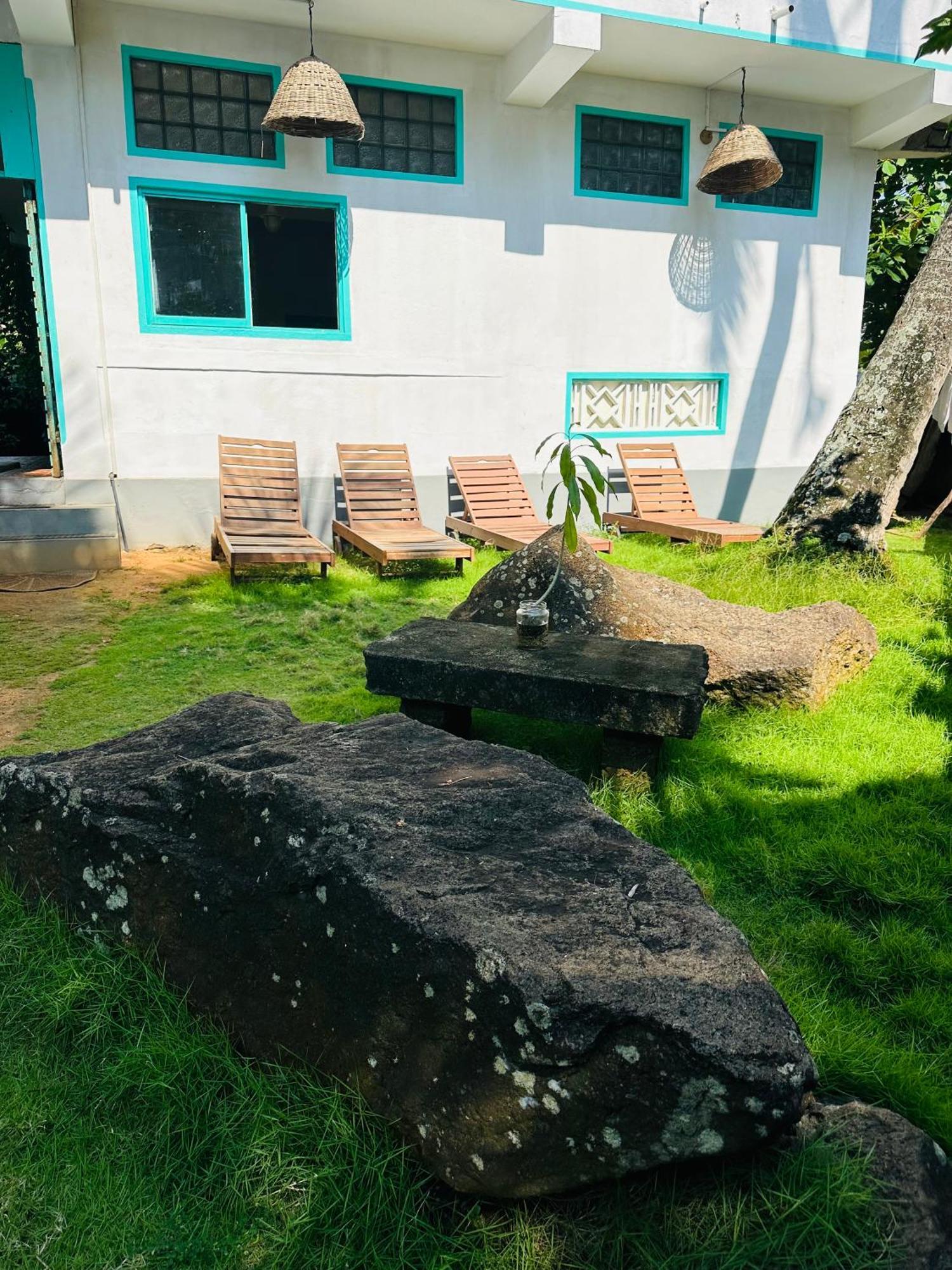 Villa 47 Hikkaduwa Buitenkant foto