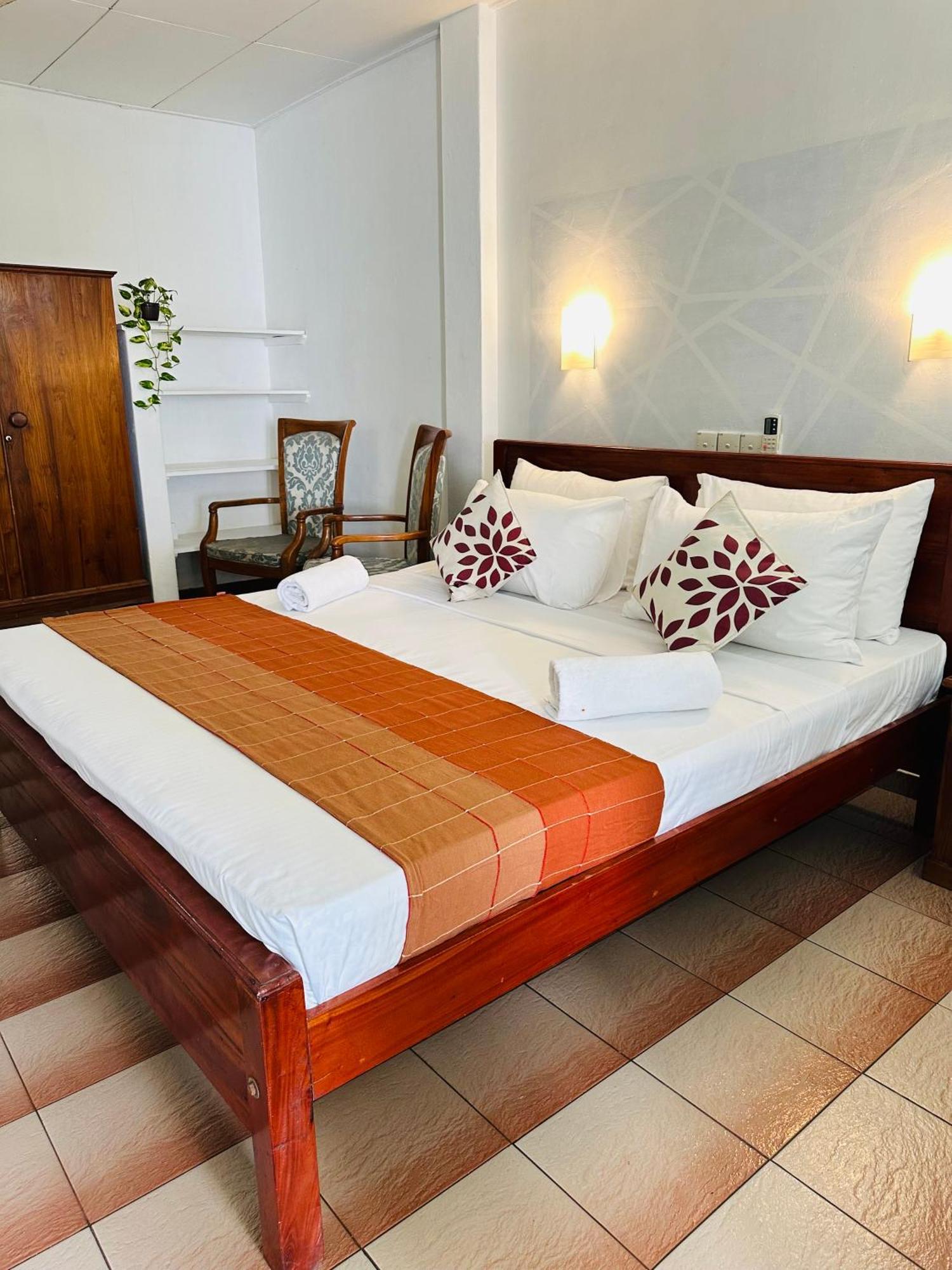 Villa 47 Hikkaduwa Buitenkant foto